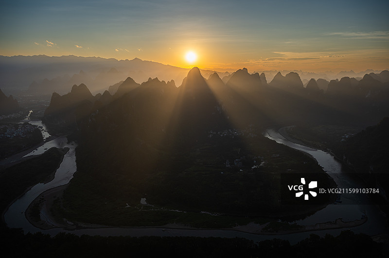 漓江大面山日出风光图片素材