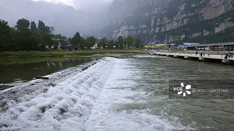 北京市房山十渡聚龙湾景区太行山脉拒马河自然风光喀斯特岩溶地貌图片素材