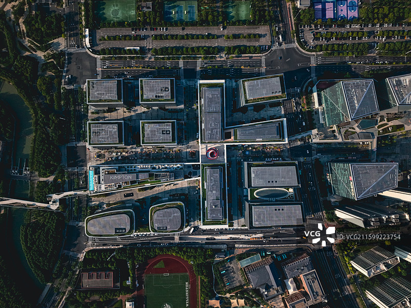 航拍上海浦东前滩公园巷图片素材