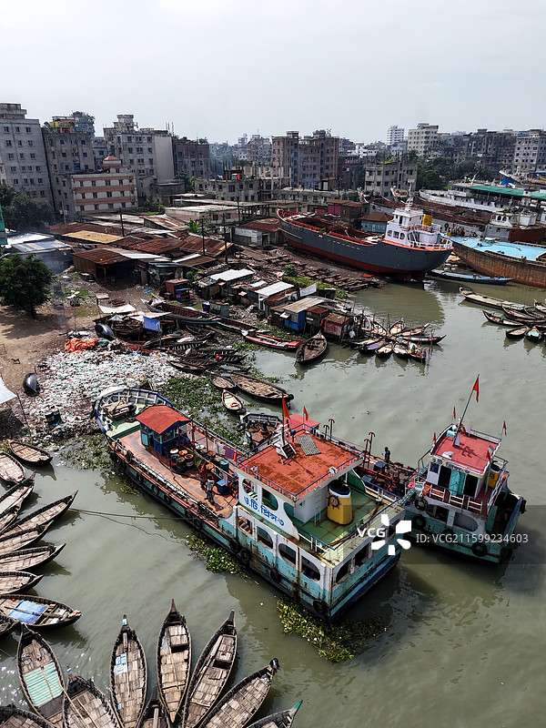 孟加拉国达卡布里甘加河 拆船厂图片素材