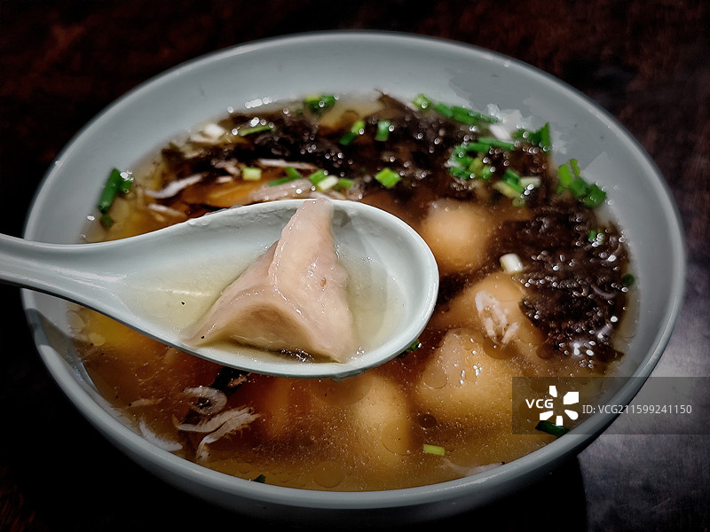 新昌芋饺：碗里食物高视角特写镜头图片素材