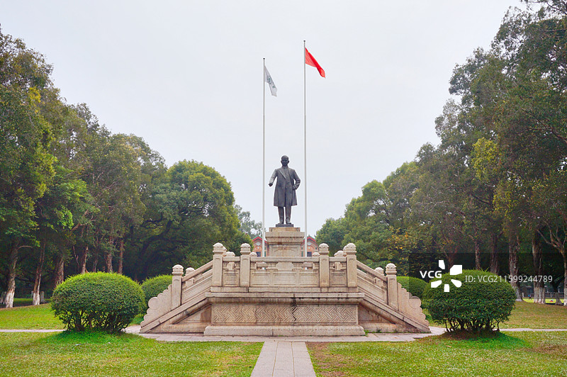 广州中山大学孙中山先生铜像图片素材