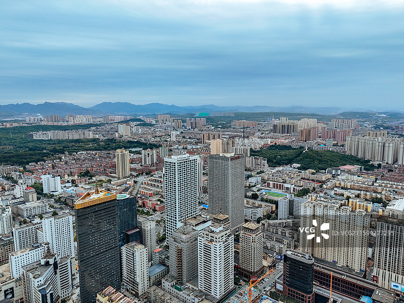 鞍山市 铁东区 胜利广场 玉佛山 人民公园 航拍 地标图片素材