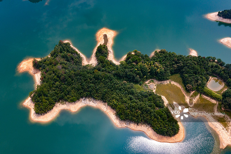 航拍湖南岳阳岳阳县铁山水库图片素材