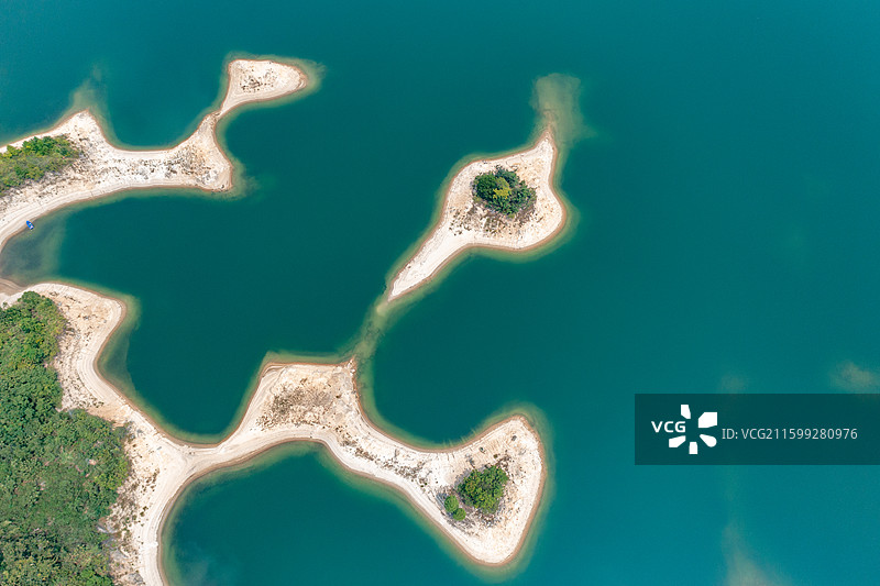 航拍湖南岳阳岳阳县铁山水库图片素材