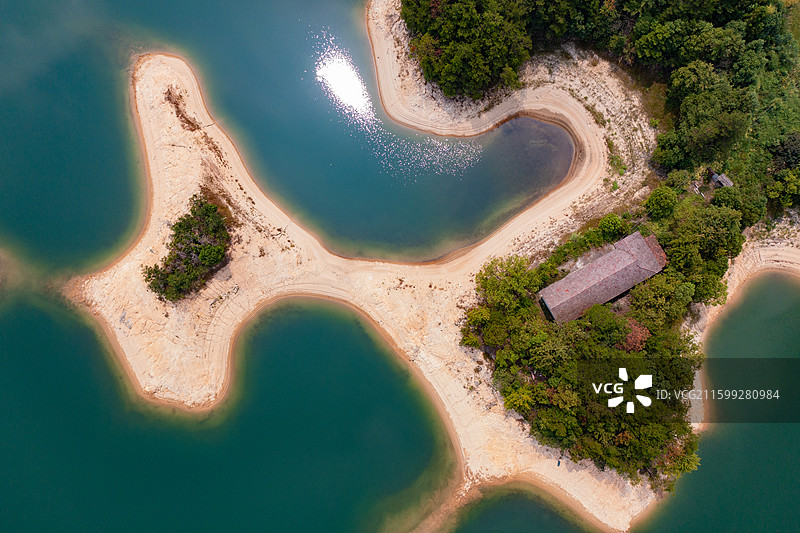 航拍湖南岳阳岳阳县铁山水库图片素材
