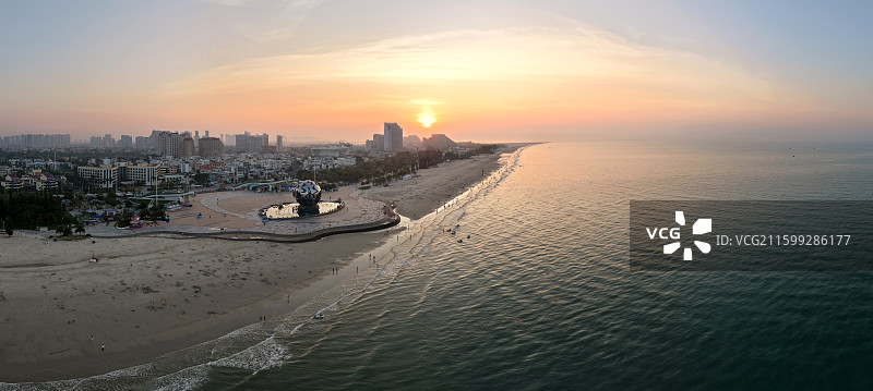 广西北海银滩日出风光广角拼接图片素材