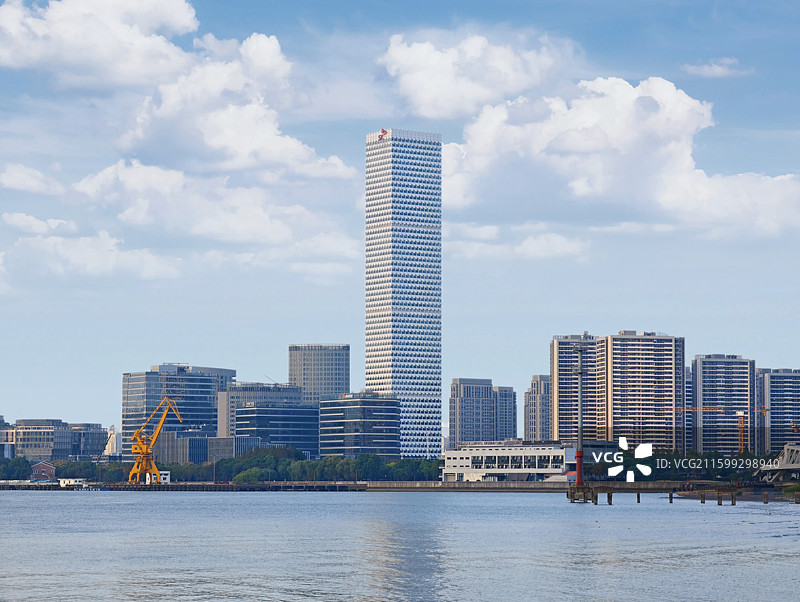 上海都市风景：上海世博后滩耀华滨江高楼大厦图片素材