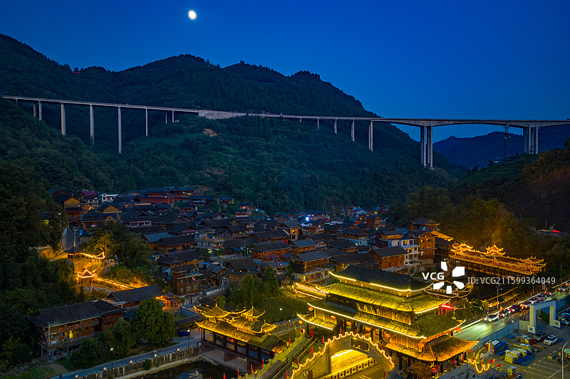 航拍湖南湘西墨戎苗寨夜景风光图片素材