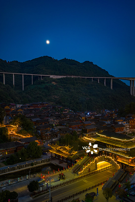 航拍湖南湘西墨戎苗寨夜景风光图片素材