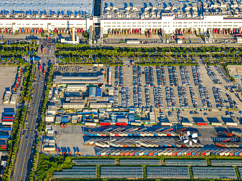 特斯拉上海超级工厂 零部件供应链堆场 马斯克Tesla中国新能源汽车产业 上海临港产业区图片素材
