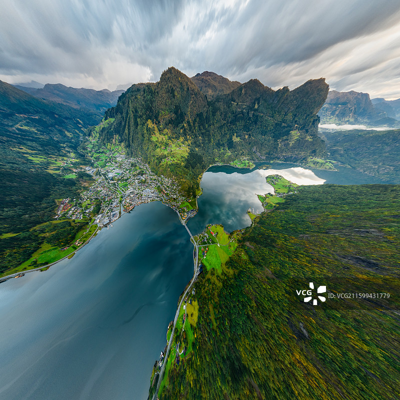 Sogn og Fjordane韦斯特兰郡Vestland松达尔峡湾Sogndalsfjøra，航拍图片素材
