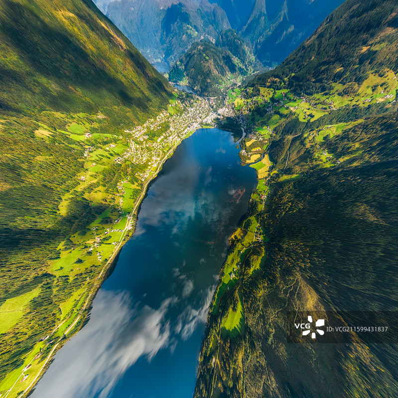 Sogn og Fjordane韦斯特兰郡Vestland，Voss沃斯湖Vangsvatnet航拍图片素材