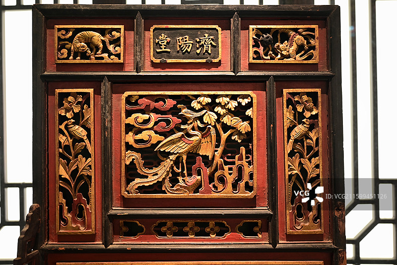 泉州 闽台缘博物馆 明代 文物 鎏金 镀金 彩绘 木雕 家训 氏族 牌位 族谱图片素材
