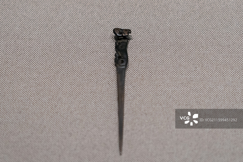 深圳南山博物馆鄂尔多斯青铜器展，青铜锥图片素材