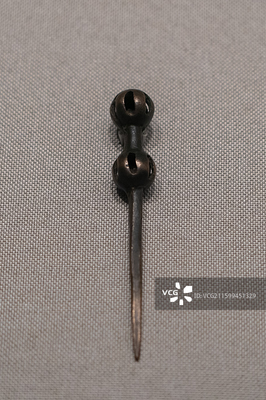 深圳南山博物馆鄂尔多斯青铜器展，青铜锥图片素材