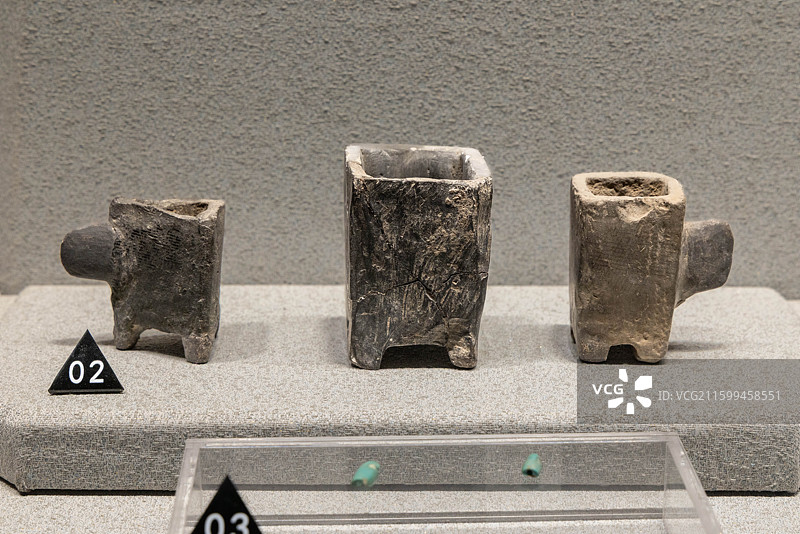 山西太原山西博物院夏商踪迹展厅陶杯 夏 山西省运城市夏县东下冯遗址出土图片素材