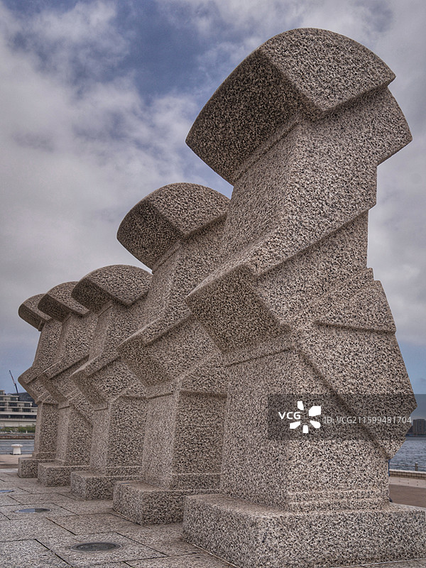 神户马赛克广场是神户港旁的南欧风格商业广场，集购物、餐饮、娱乐于一体，夜景迷人。图片素材