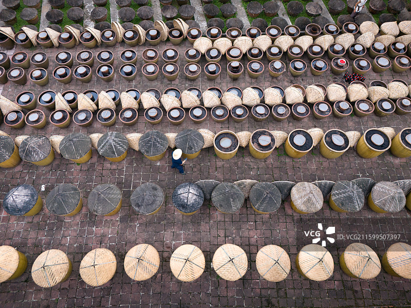 泸州市合江先市酱油作坊露天晾晒场图片素材