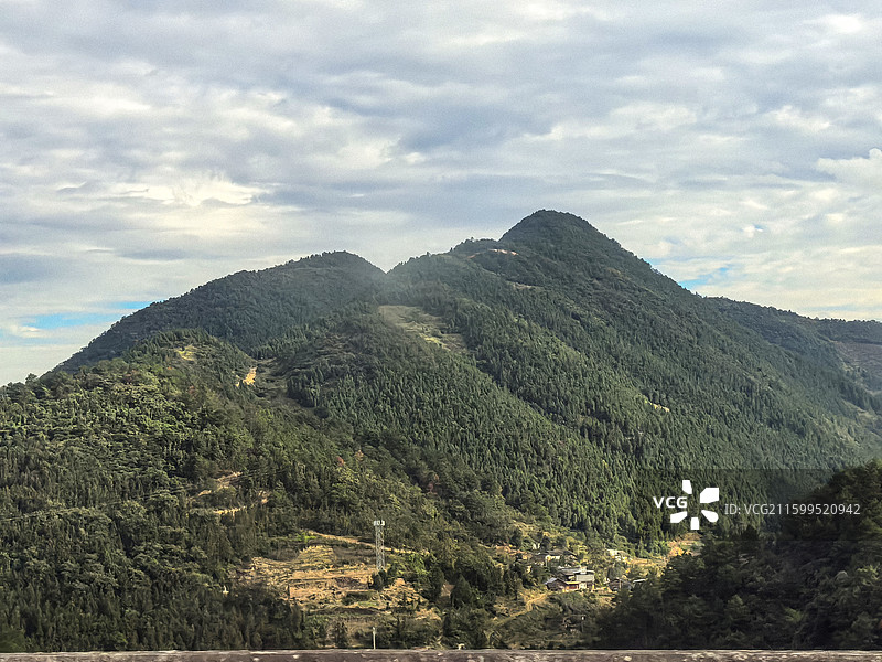 中国四川古蔺县境内筑蓉高速沿途风光，中央红军入川第一县古蔺县地貌乡村田园风光图片素材