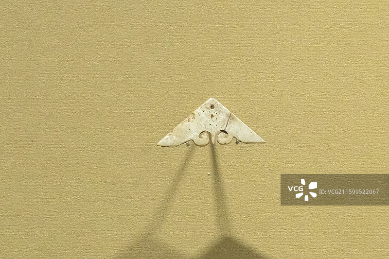 湖北省博物馆玉佩薛家岗文化时期武穴尺山42号墓出土图片素材