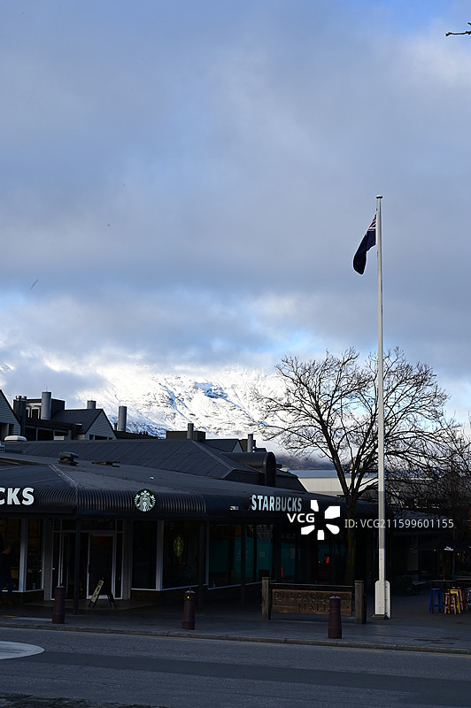 Queenstown皇后镇的雪山图片素材