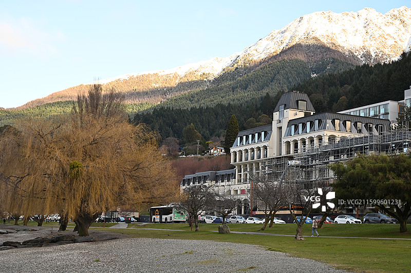 Queenstown皇后镇的雪山图片素材