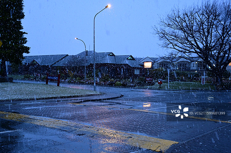 新西兰蒂阿瑙湖 蓝调 大雪Te Anau（NZ)图片素材