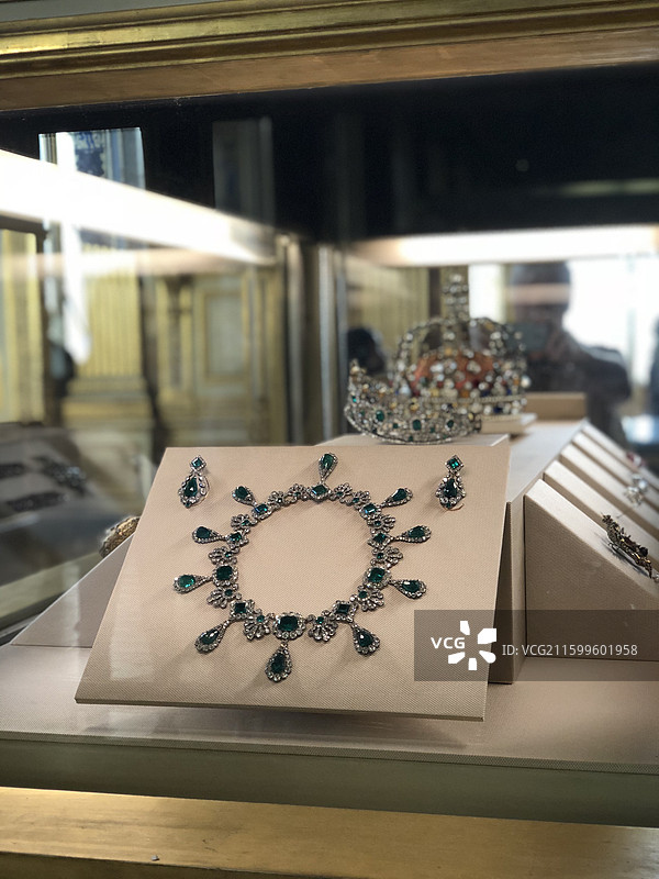 偶然拍摄到的卢浮宫近日被盗的宝贝们图片素材