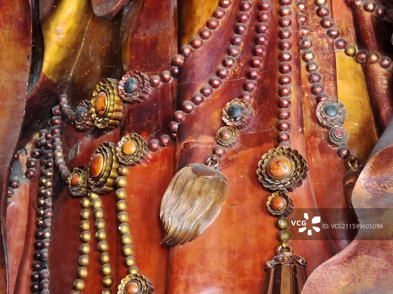 河北省承德市普宁寺大乘之阁金漆木雕千手千眼观世音菩萨图片素材