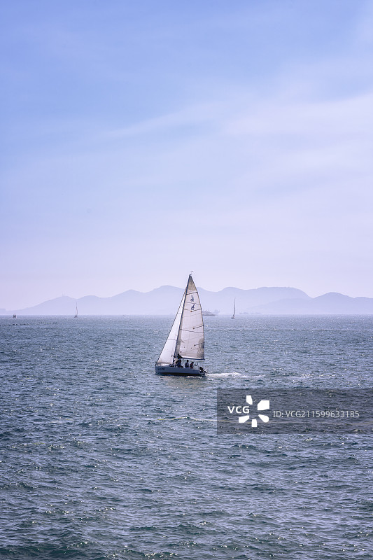 青岛情人坝游船图片素材