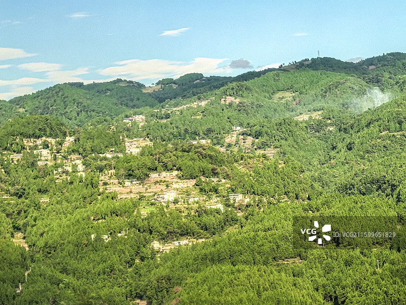 中国四川古蔺县境内筑蓉高速沿途风光，中央红军入川第一县古蔺县地貌乡村田园风光图片素材