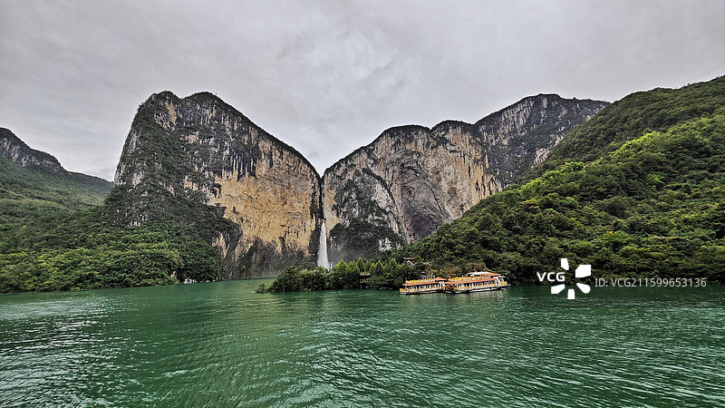 蝴蝶崖与金舟·恩施大清江图片素材