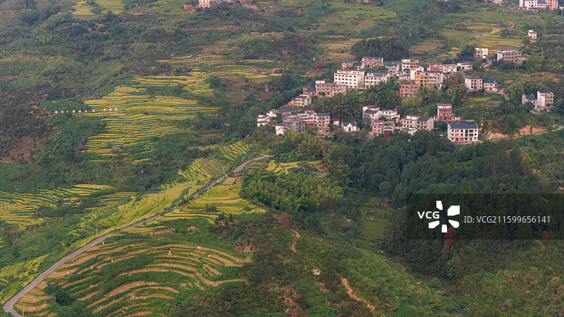 清晨的灵山图片素材