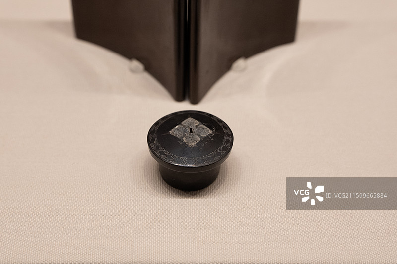 汉代 三角漆壶 天长市博物馆图片素材