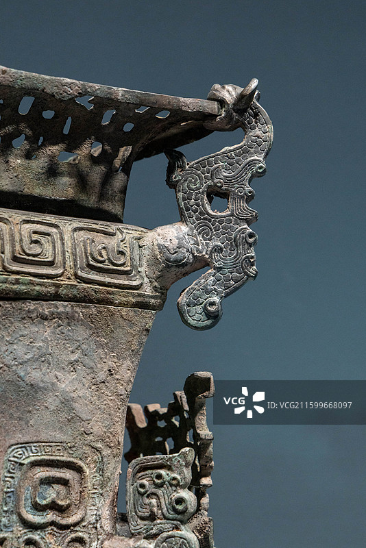 山西太原山西博物院晋国霸业展厅蟠龙纹方壶 春秋 山西侯马市上马墓地出土图片素材