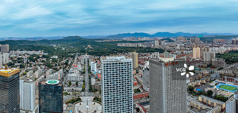 鞍山市 铁东区 胜利广场 玉佛山 人民公园 航拍 地标图片素材