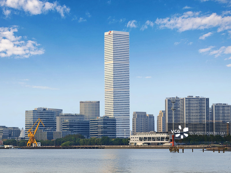 上海都市风景：上海世博后滩耀华滨江高楼大厦图片素材