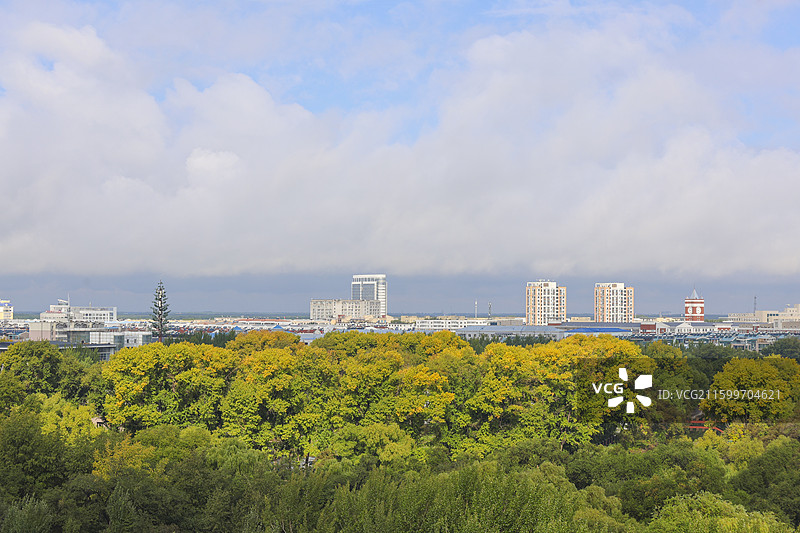 清政府营造最早的公园齐齐哈尔市龙沙公园望江楼看齐齐哈尔城市天际线城市风光图片素材