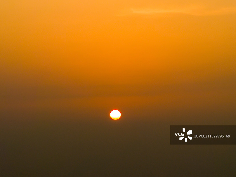 河南省 周口市 川汇区 沙颍河 贾鲁河 交叉口 秋天 清晨 薄雾 日出图片素材