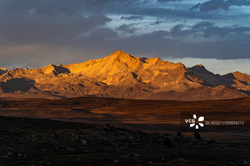 四川省甘孜州鱼子西的落日风景图片素材