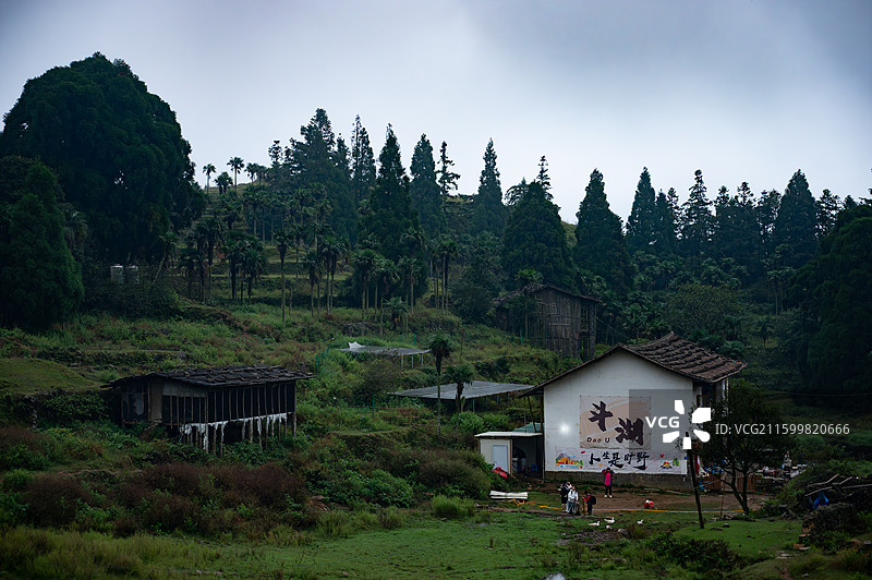 林间村落图片素材