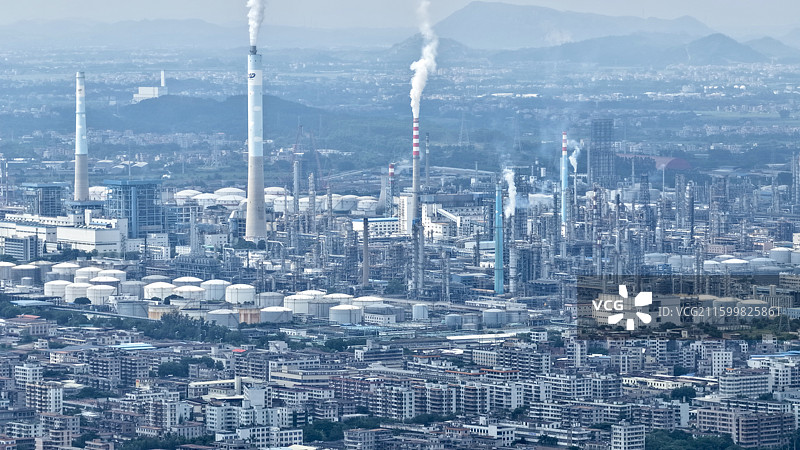 航拍广东茂名石油化工厂图片素材