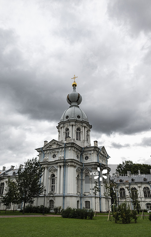 俄罗斯圣彼得堡斯莫尔尼教堂图片素材