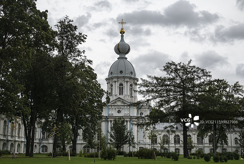俄罗斯圣彼得堡斯莫尔尼教堂图片素材