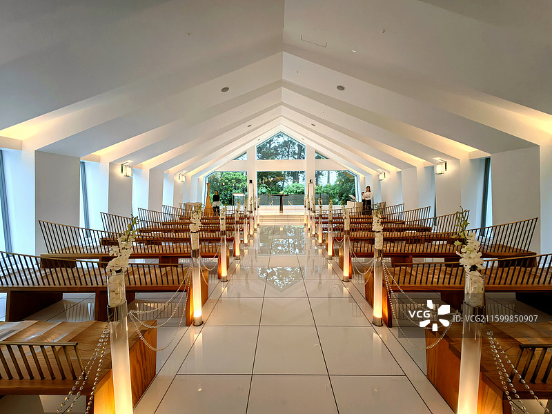 婚礼殿堂：梦幻爱之旅图片素材