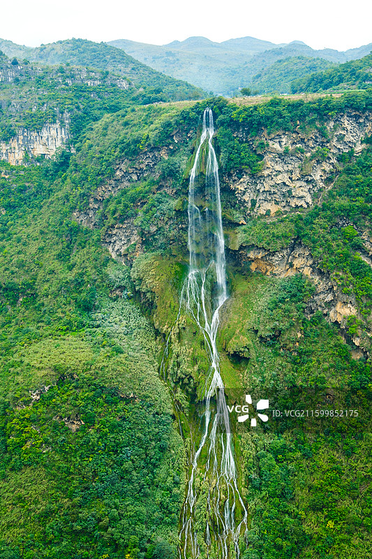中国贵州黔西南贞丰县花江大峡谷风光，贞丰县北盘江岸马马岩瀑布图片素材