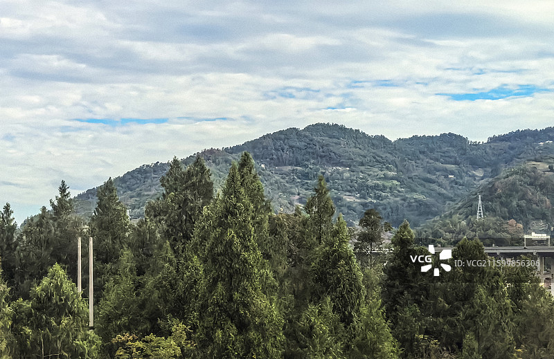 中国四川古蔺县境内筑蓉高速沿途风光，中央红军入川第一县古蔺县地貌乡村田园风光图片素材