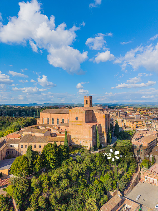 意大利锡耶纳Siena圣多明我圣殿航拍图片素材