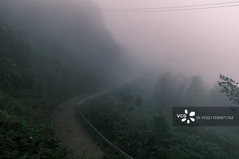 重庆古剑山风景区 大雾图片素材